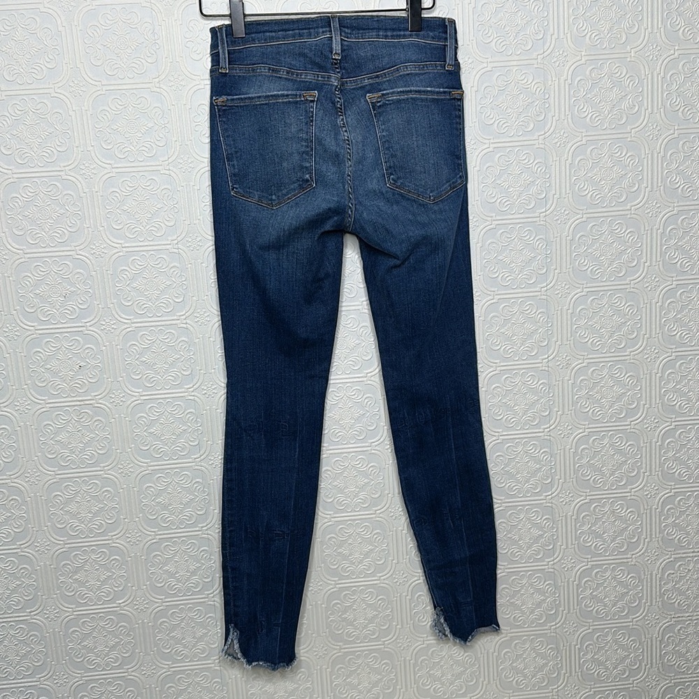 FRAME
Le Skinny De Jeanne Crop Petal Hem - Picture 4 of 16